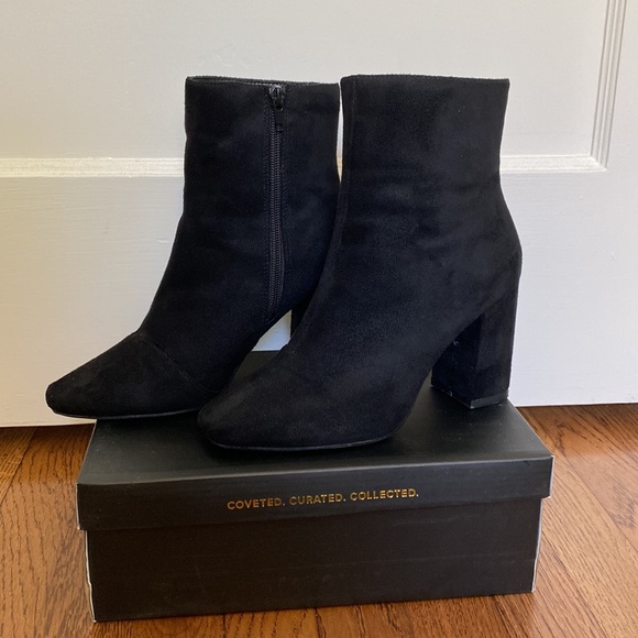 Black suede boots. - Picture 2 of 3
